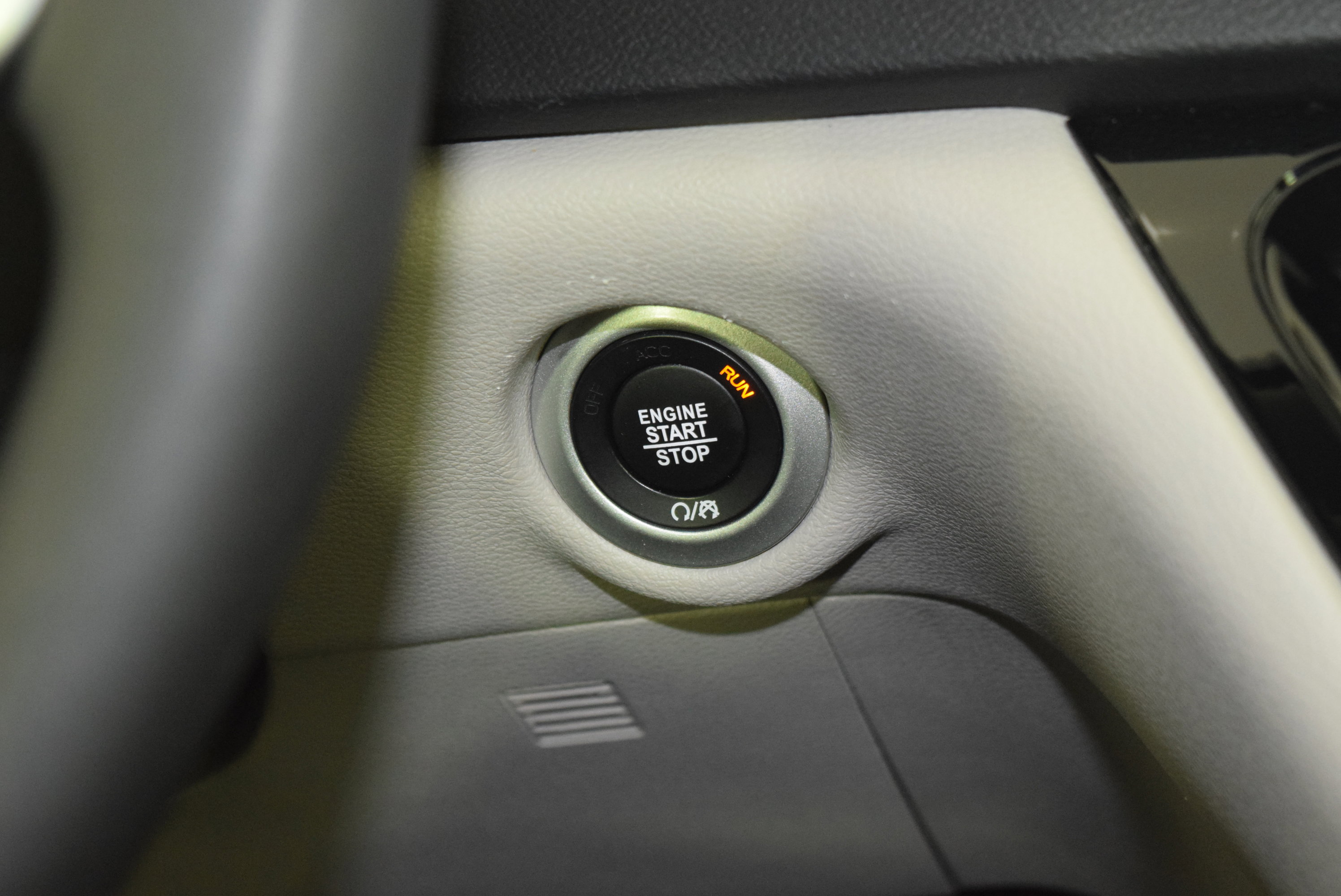 Used 2024 Chrysler Pacifica Touring-L image 21