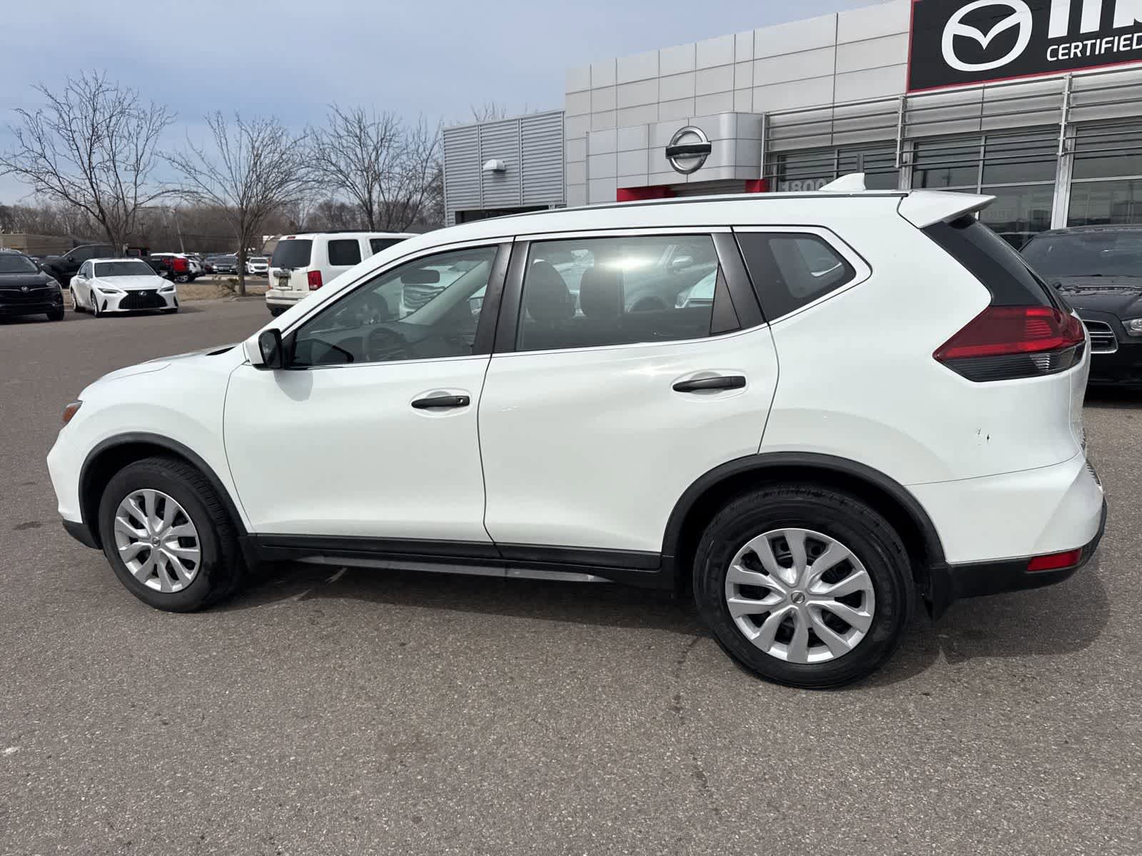 Used 2018 Nissan Rogue S image 8