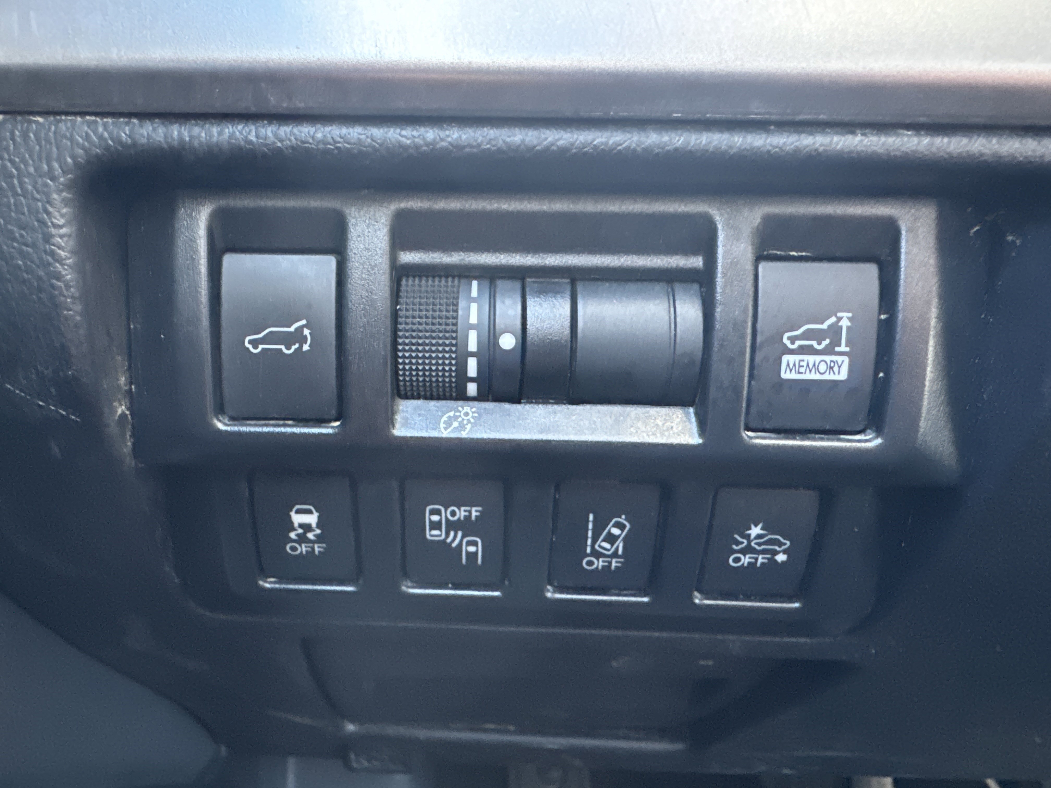 Used 2019 Subaru Outback 3.6R Limited AWD/4WD image 32