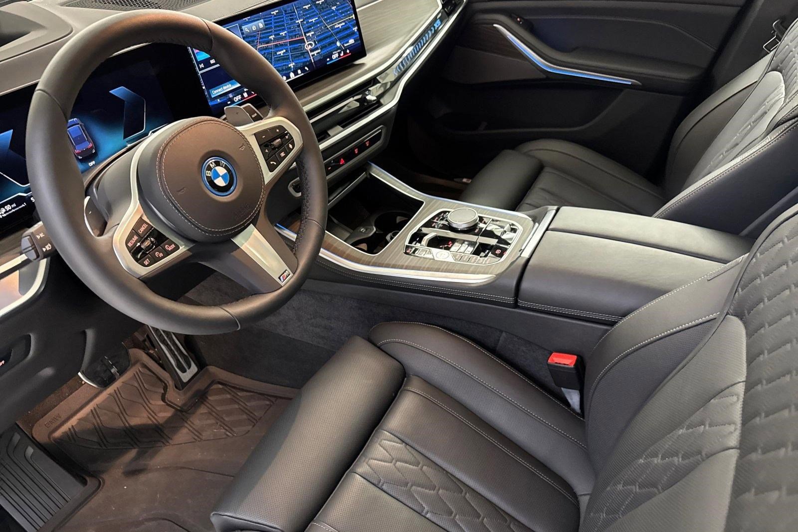 New 2026 BMW X5 xDrive50e w/ M Sport Package AWD/4WD image 4