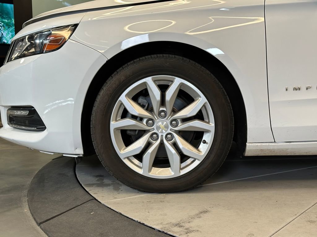 Used 2019 Chevrolet Impala LT FWD image 24