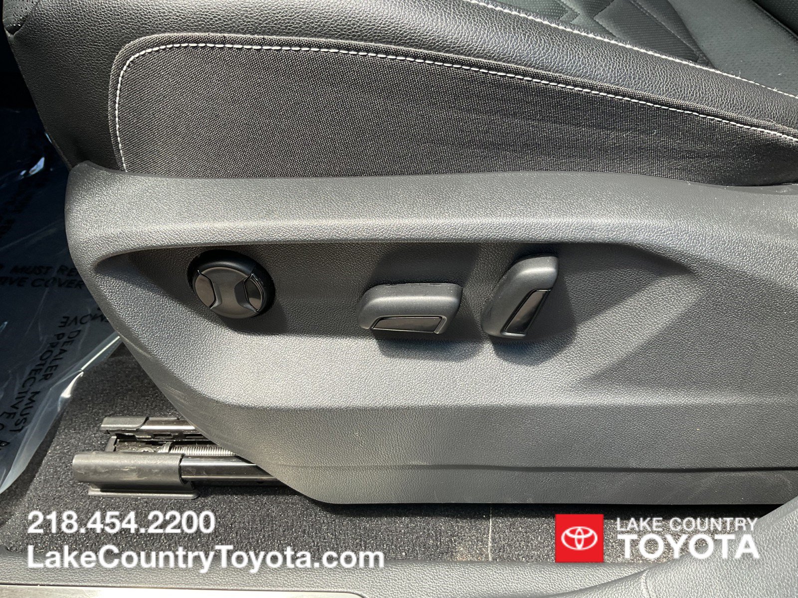 Used 2026 Volkswagen Atlas SE AWD/4WD image 23