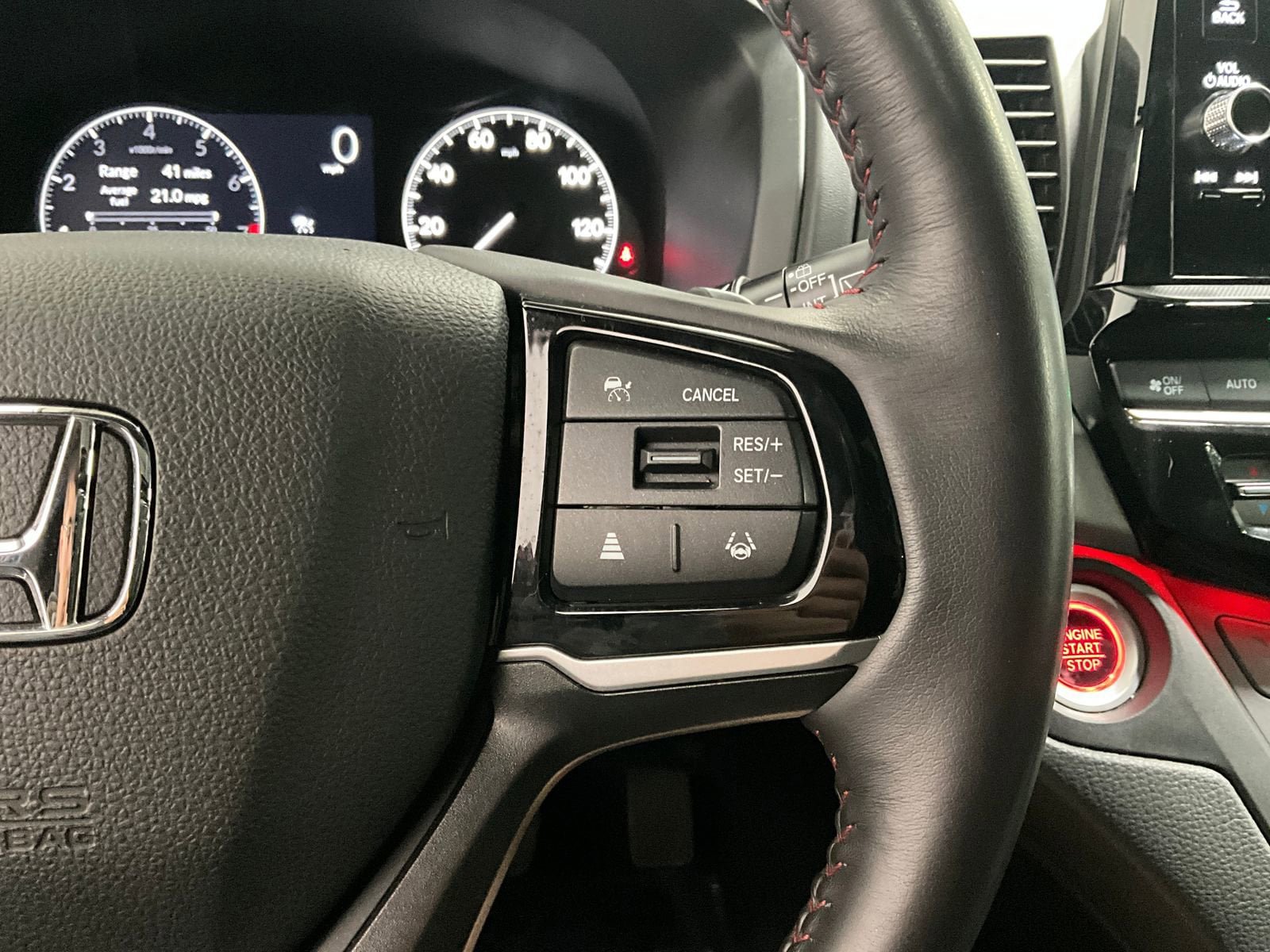 Used 2025 Honda Odyssey Sport-L image 18