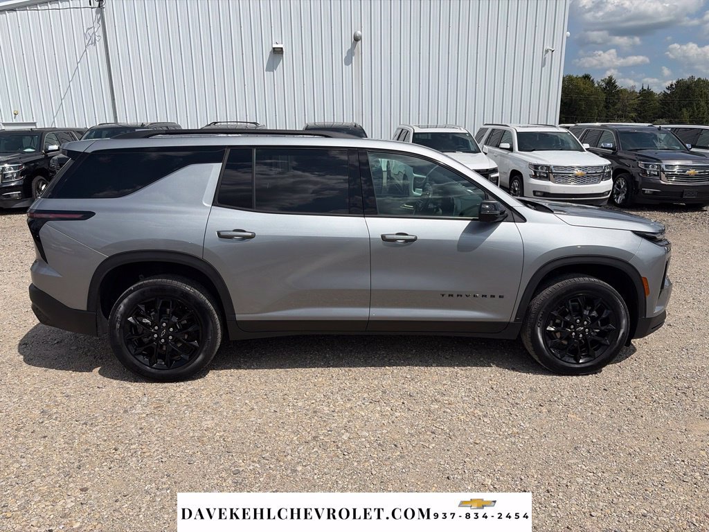 Used 2026 Chevrolet Traverse LT w/ Midnight/Sport Edition AWD/4WD image 7