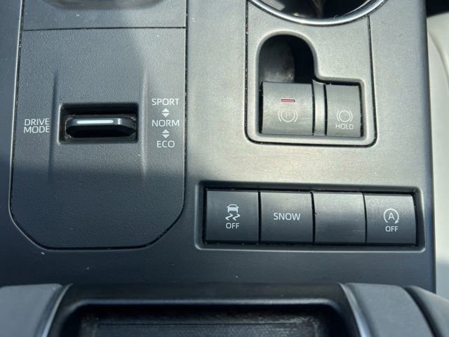 Used 2021 Toyota Highlander XLE FWD image 23