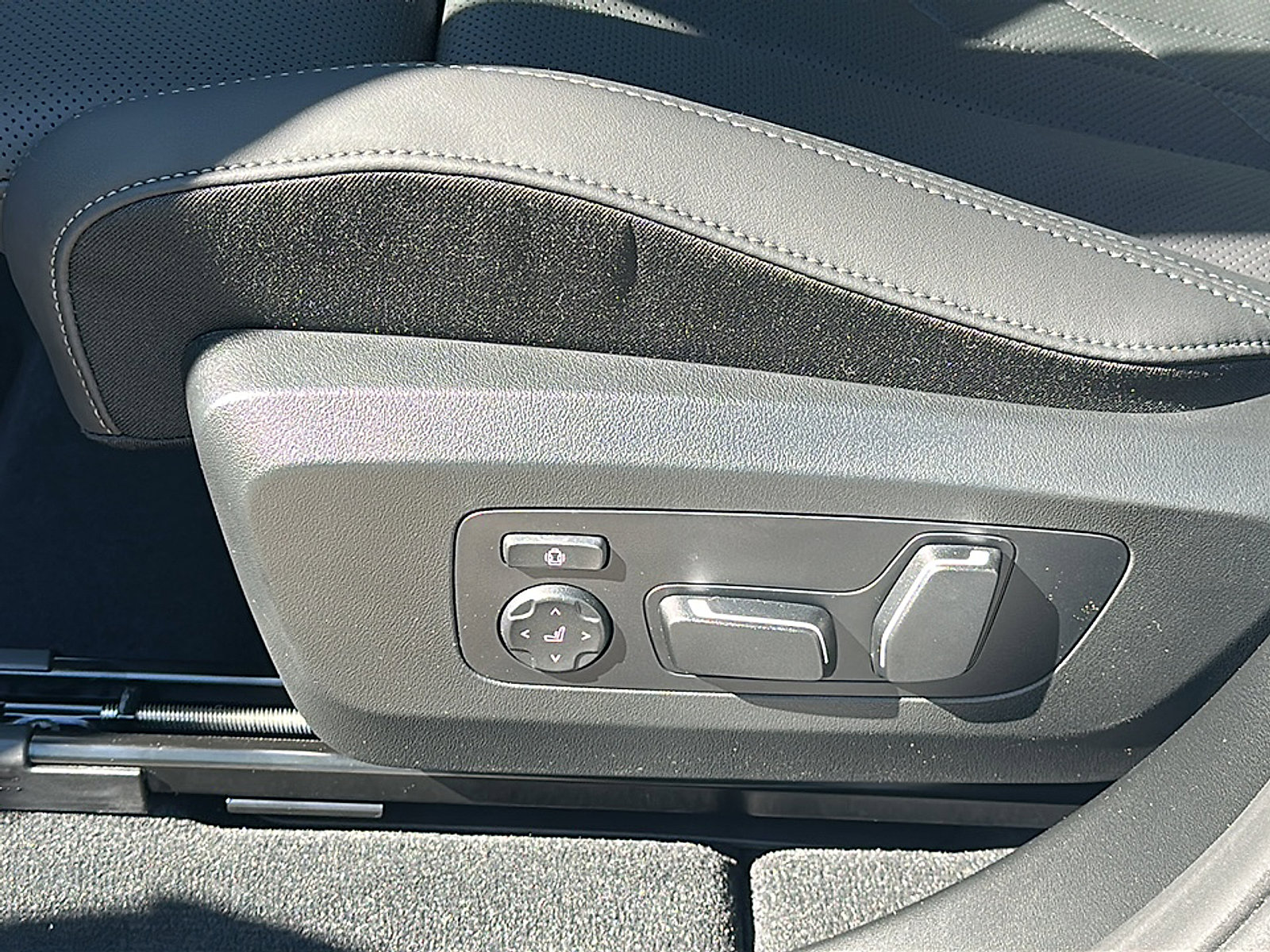 New 2026 BMW X3 xDrive30 w/ Premium Package image 12