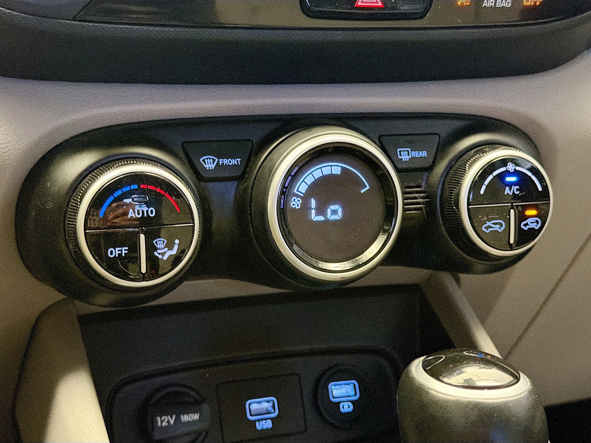 Used 2021 Hyundai Venue SEL FWD image 10