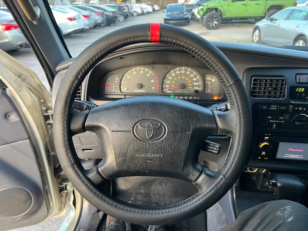 Used 2000 Toyota 4Runner SR5 image 21