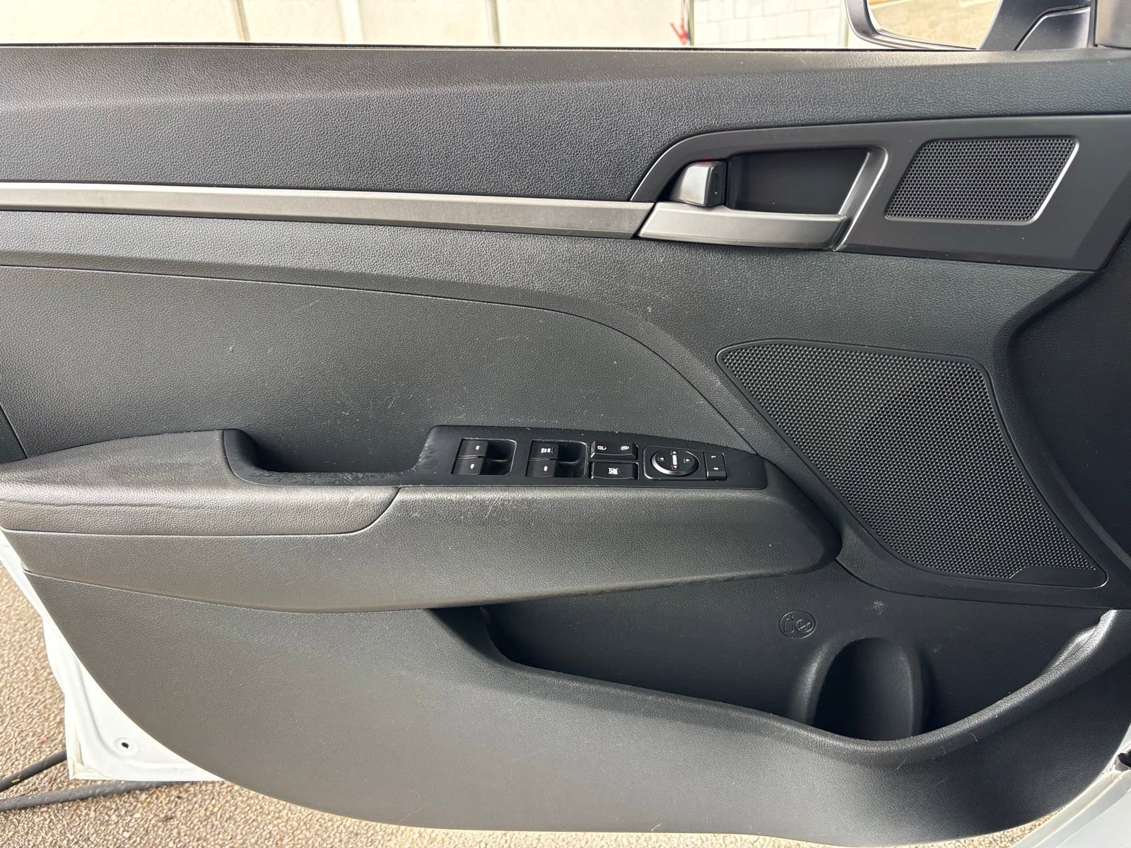 Used 2018 Hyundai Elantra SE FWD image 16