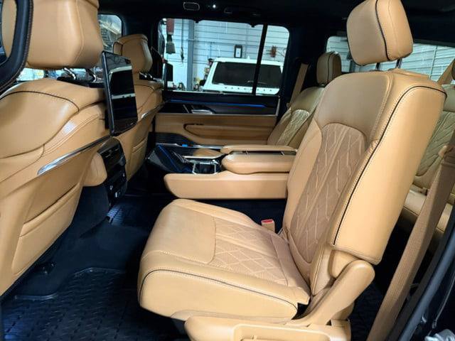 Certified 2025 Jeep Grand Wagoneer L Series III w/ Rear Seat Video Group 1 AWD/4WD image 31