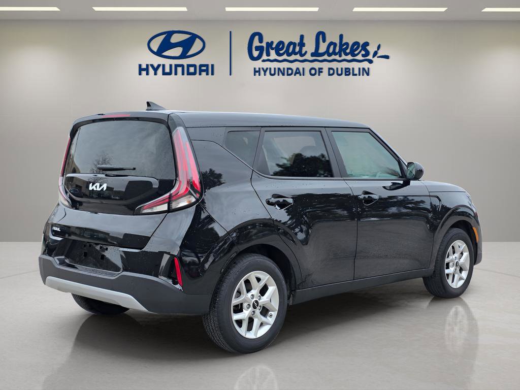 Used 2025 Kia Soul LX FWD image 5
