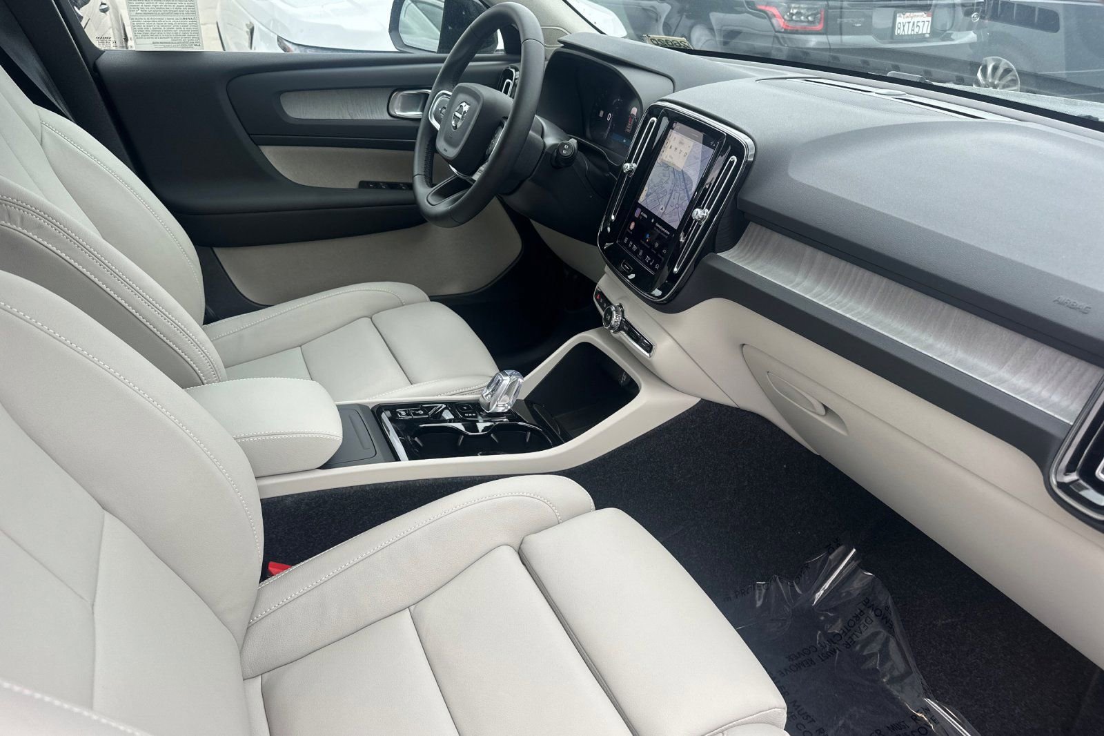 New 2026 Volvo XC40 B5 Plus w/ Protection Package Premier AWD/4WD image 16