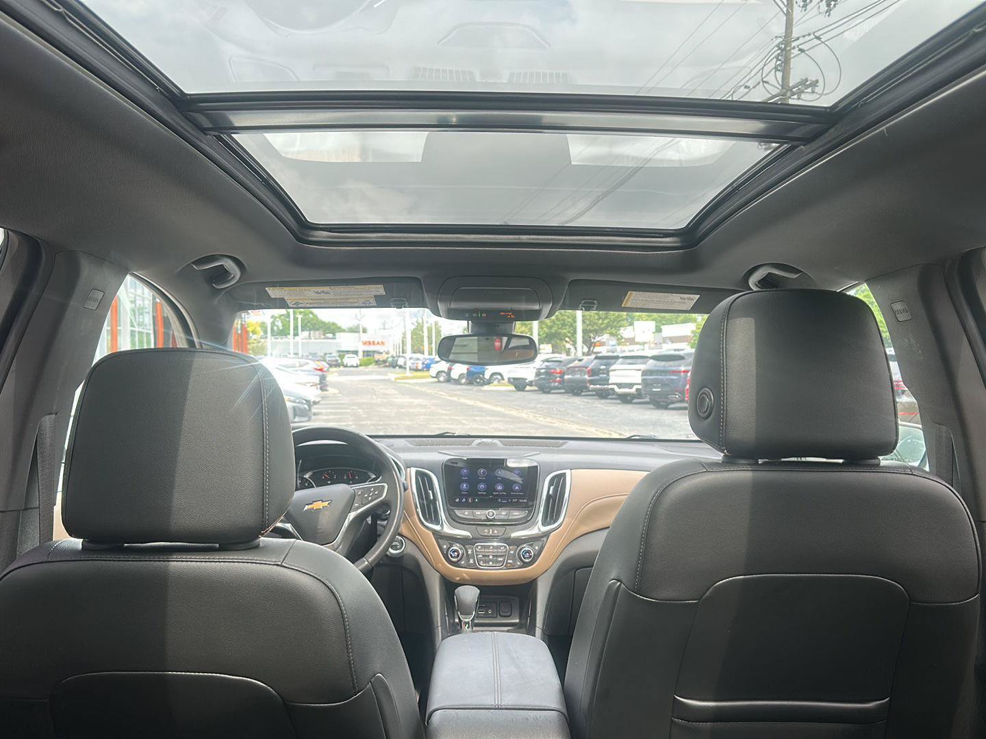 Used 2022 Chevrolet Equinox Premier AWD/4WD image 17