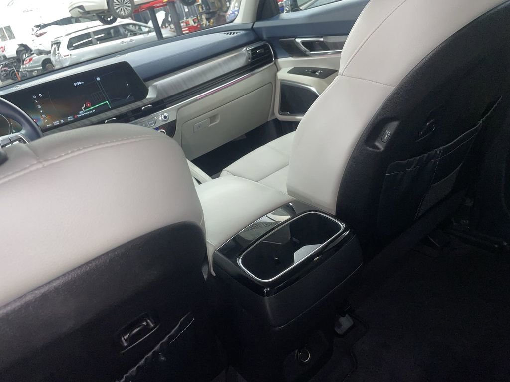 Used 2025 Kia Telluride SX w/ SX Captain's Chair Package image 21