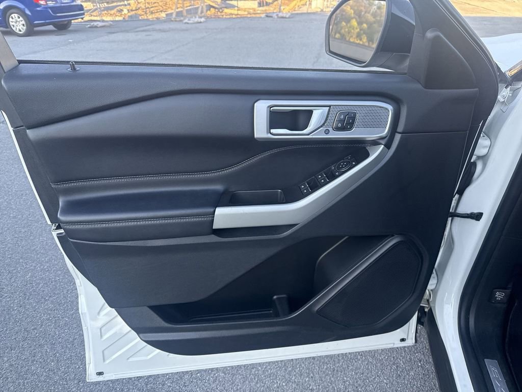 Used 2022 Ford Explorer Limited w/ Equipment Group 301A RWD image 24