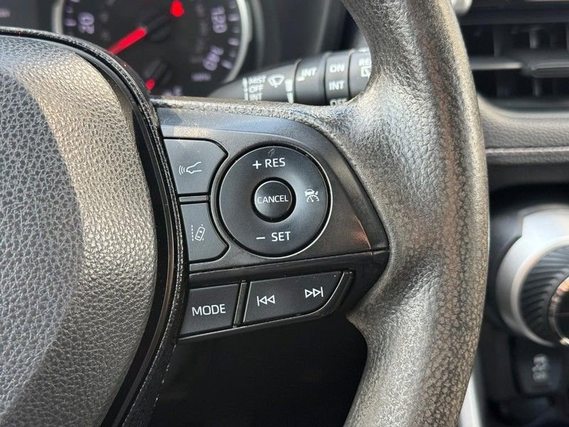 Used 2021 Toyota RAV4 XLE image 21