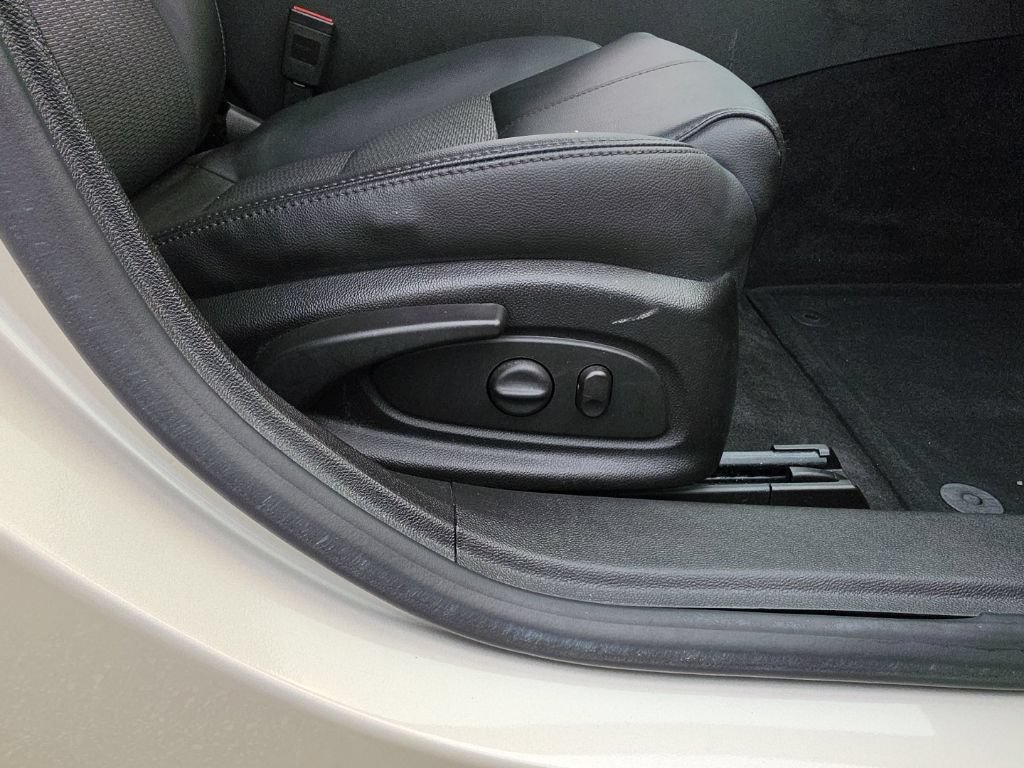 Certified 2015 Chevrolet Impala LT FWD image 23