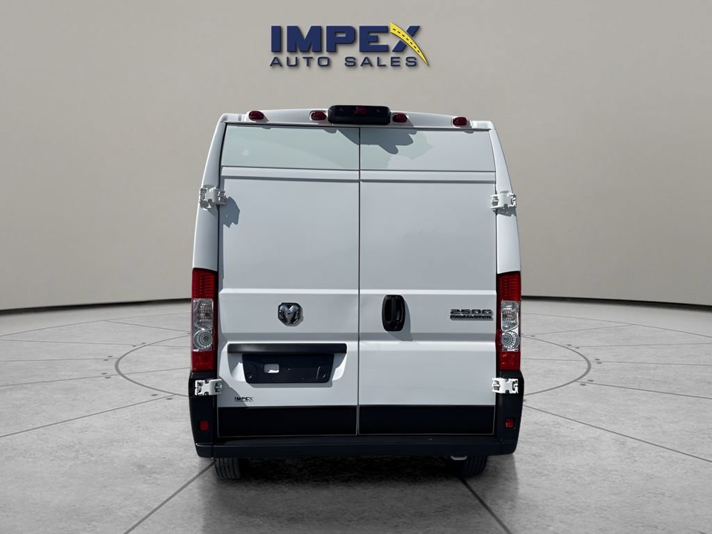 Used 2024 RAM ProMaster 2500 w/ Convenience Group image 4