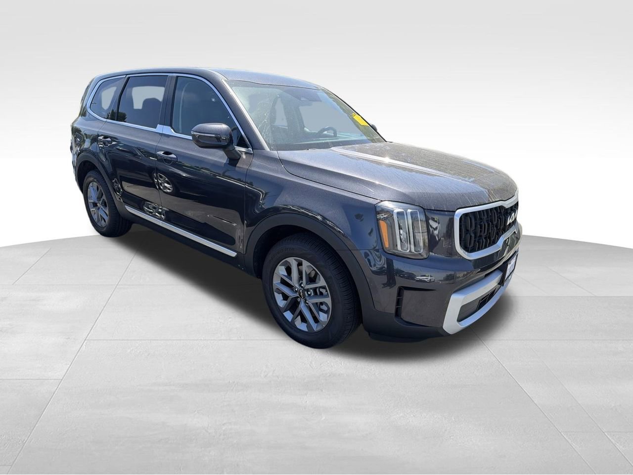 Used 2025 Kia Telluride LX FWD image 4