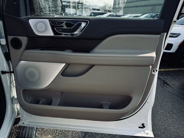Used 2024 Lincoln Navigator L Reserve image 16
