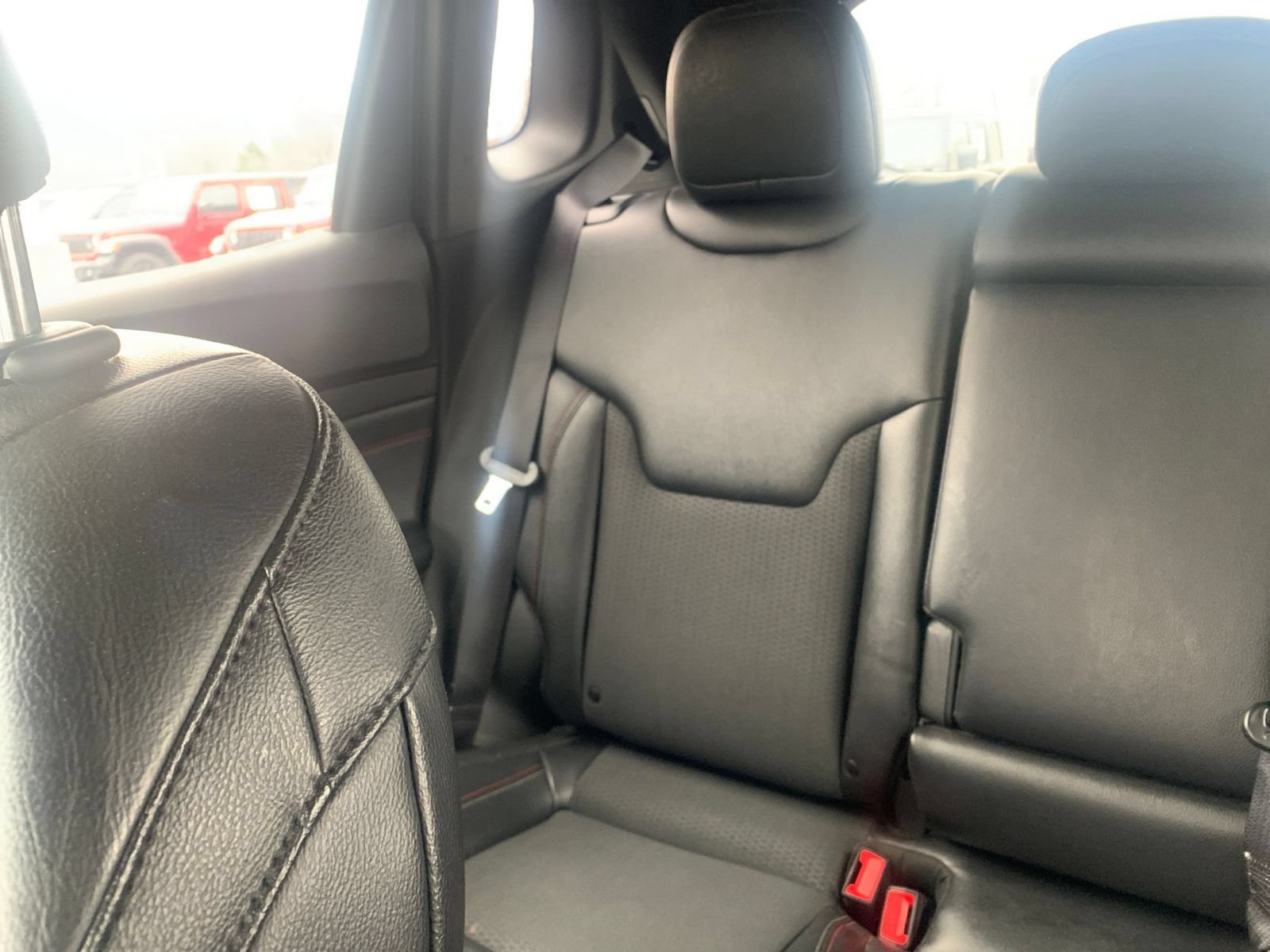 Used 2025 Jeep Compass Trailhawk AWD/4WD image 38