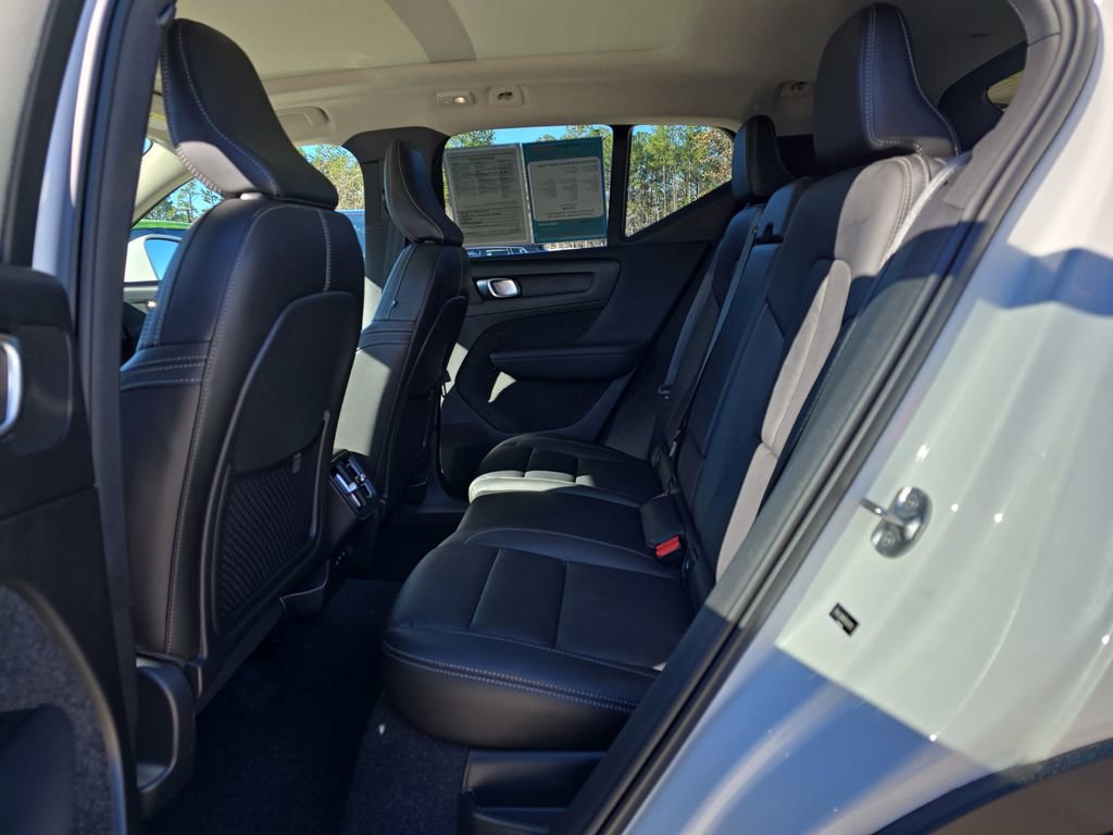 Used 2023 Volvo XC40 B5 Plus w/ Driver Assist Package image 19