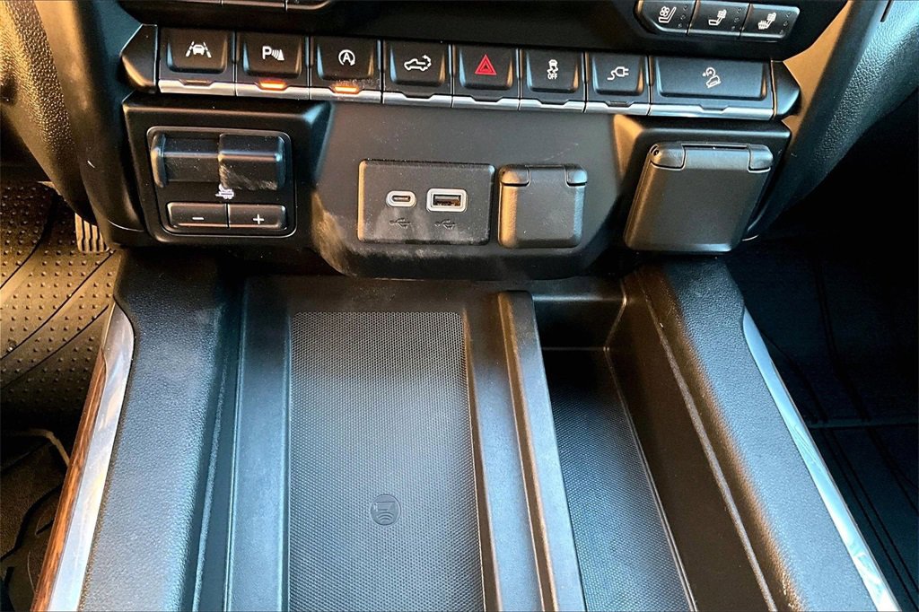 Used 2020 Chevrolet Silverado 1500 High Country w/ Safety Package II image 35