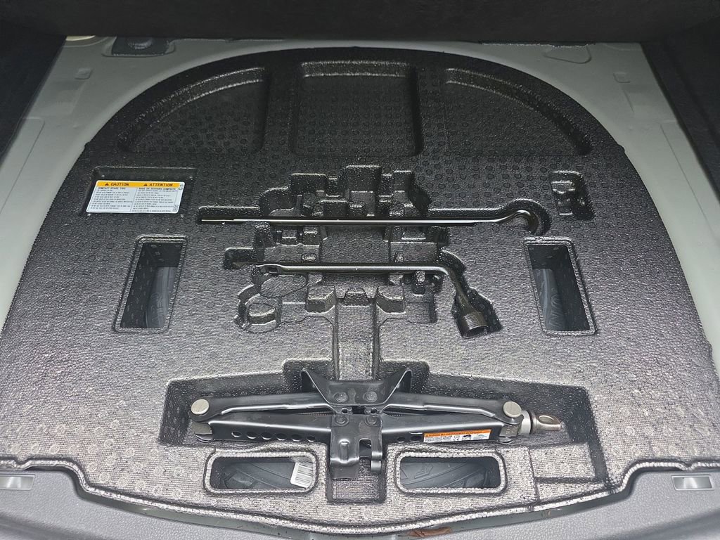 Used 2025 Toyota Camry SE w/ Convenience Package FWD image 33