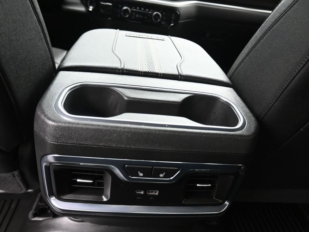 Used 2025 Chevrolet Silverado 2500 High Country image 44