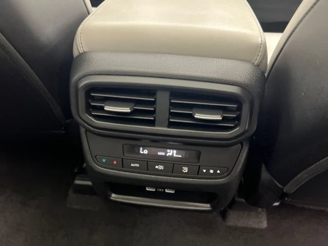 Used 2023 Honda Pilot Touring image 25