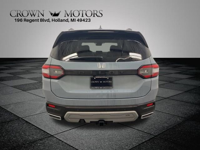 Certified 2025 Honda Pilot Touring image 5