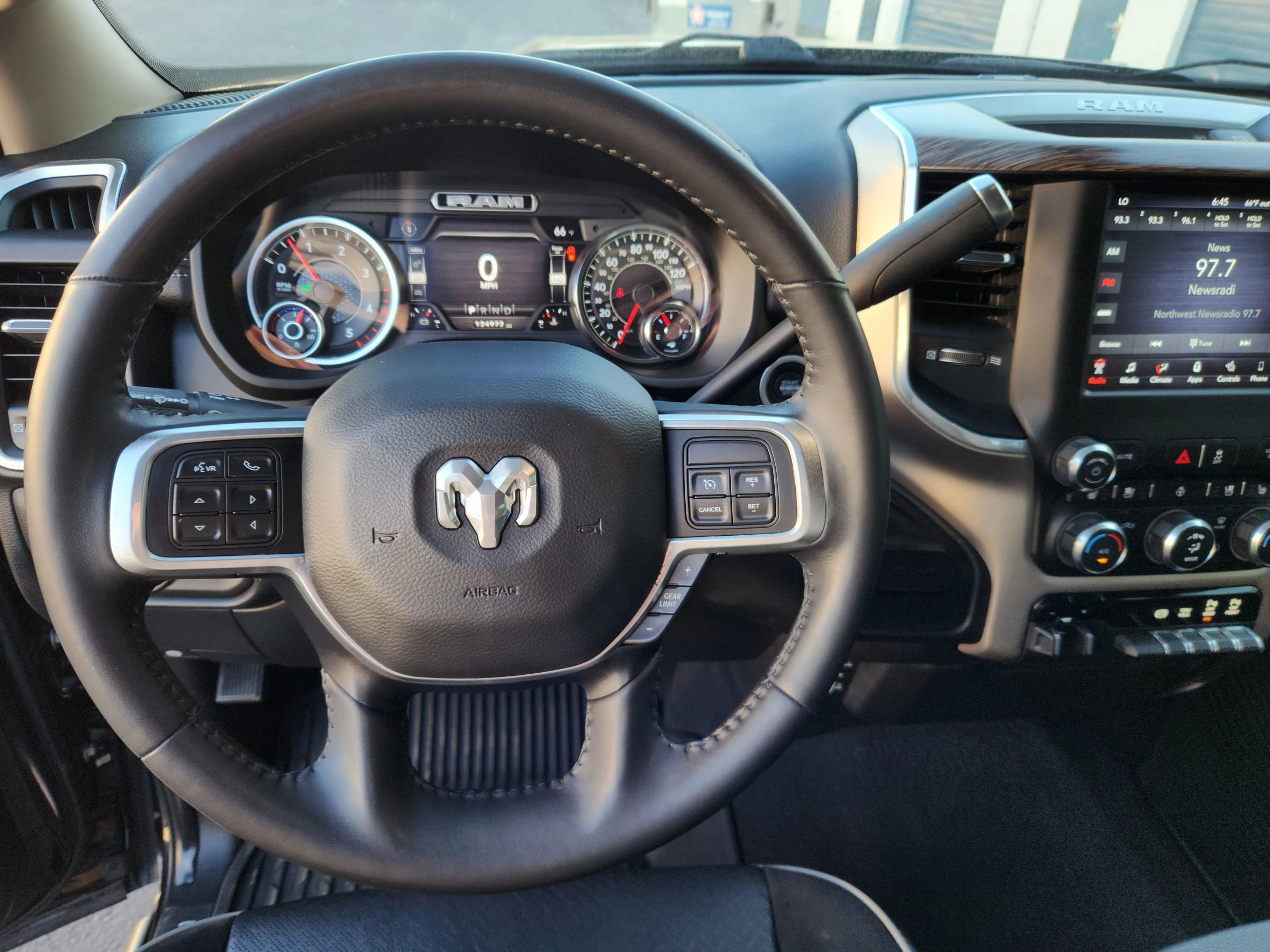 Used 2020 RAM 2500 Laramie AWD/4WD image 9