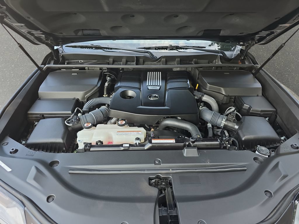 Certified 2024 Lexus LX 600 4WD w/ Appearance Package image 32