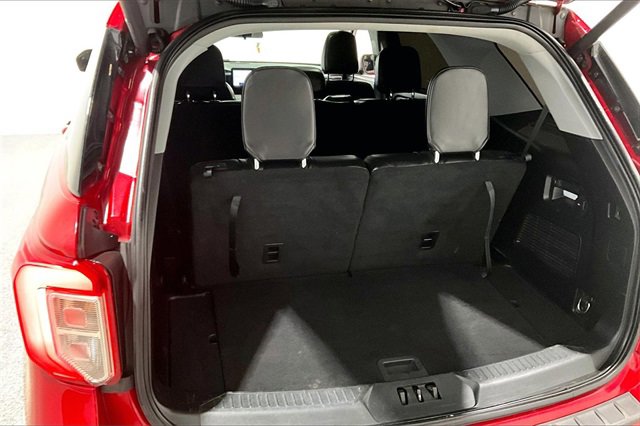 Used 2021 Ford Explorer XLT image 40