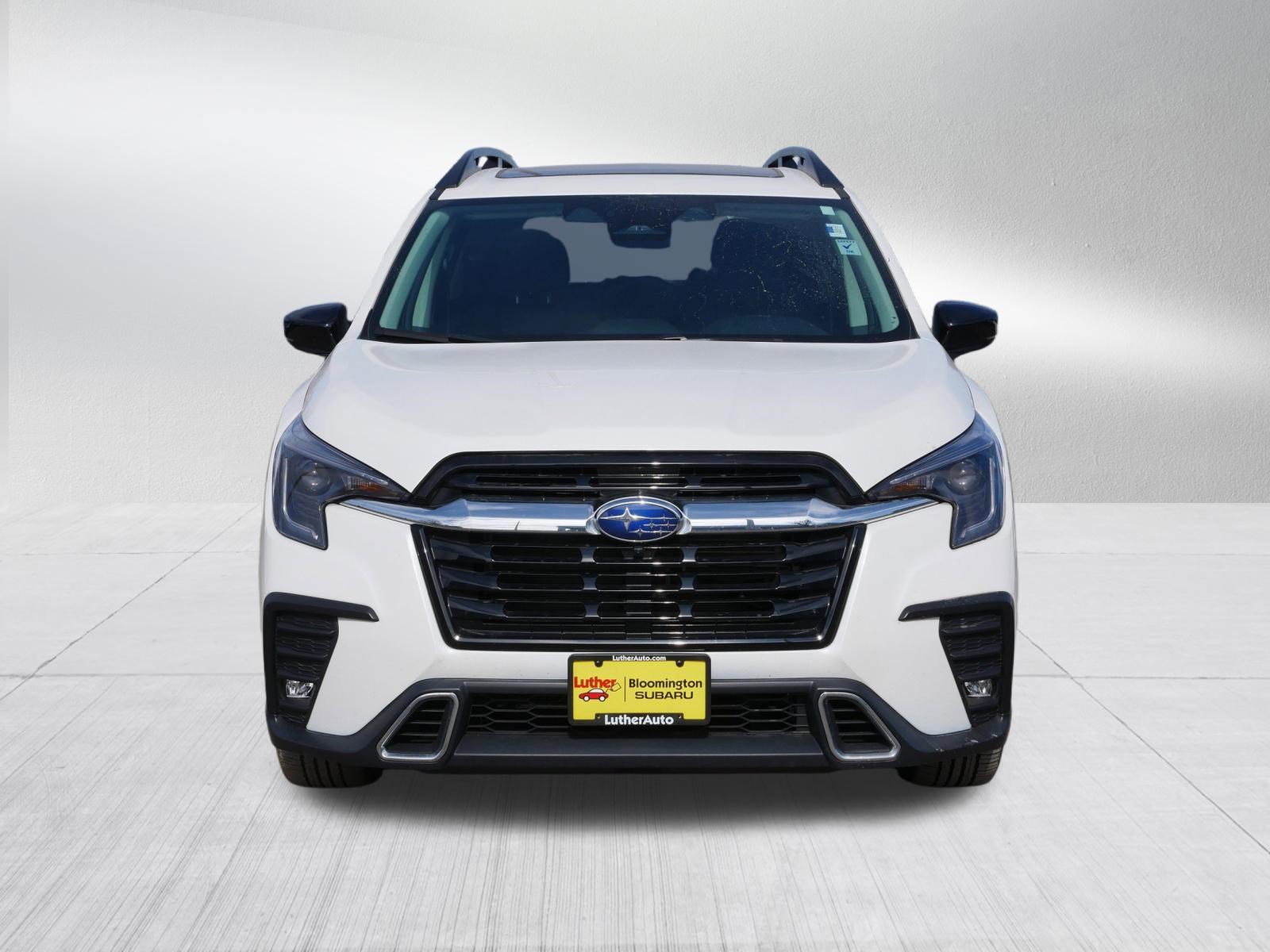 Used 2024 Subaru Ascent Touring image 2