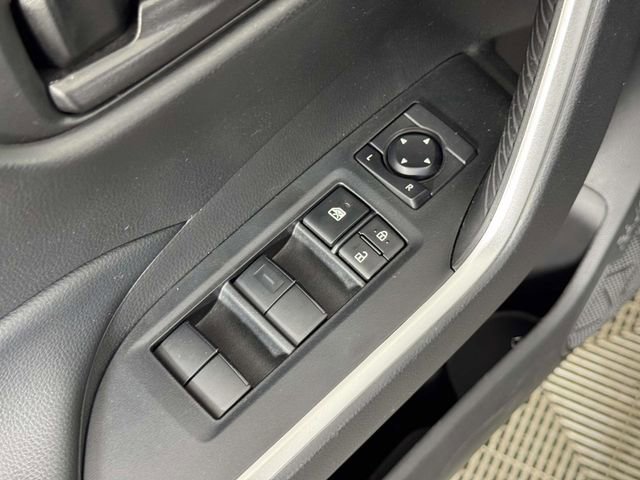 Used 2023 Toyota RAV4 LE AWD/4WD image 18