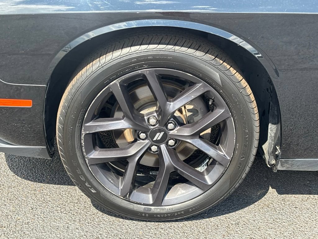 Used 2019 Dodge Challenger SXT w/ Plus Package RWD image 27