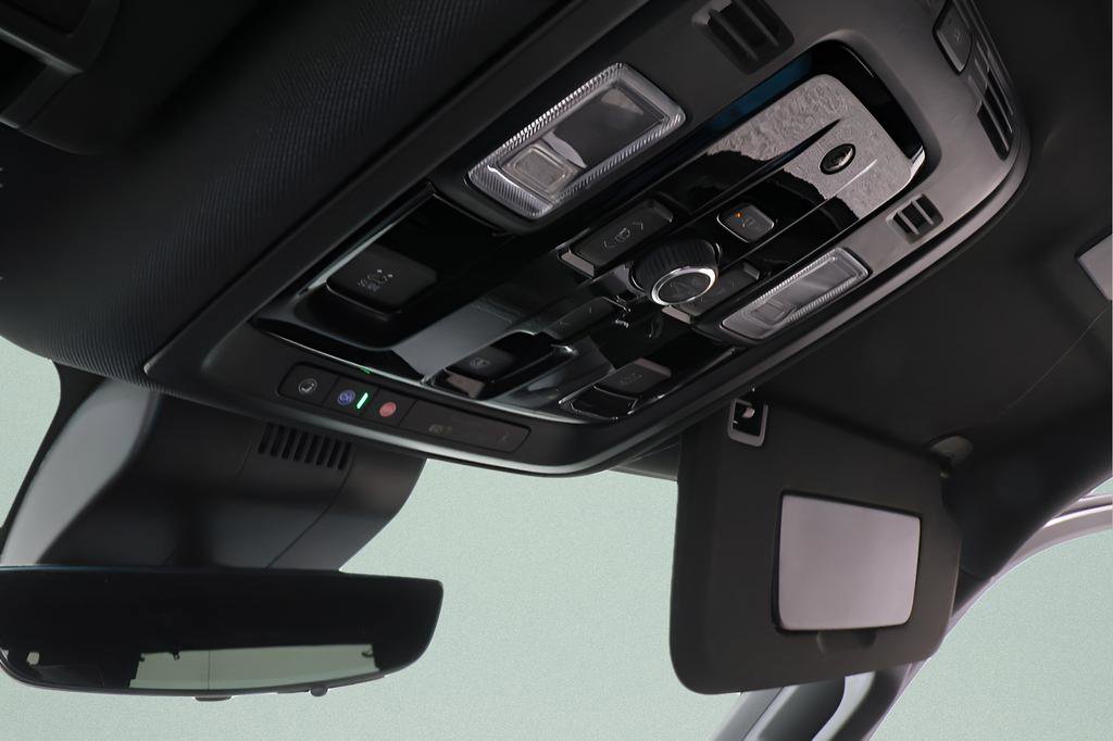 New 2026 Chevrolet Suburban Premier image 16