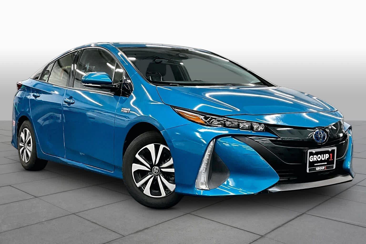 Used 2017 Toyota Prius Prime Premium w/ Carpet Mat Package FWD image 2