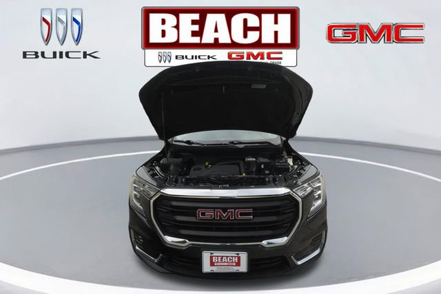 Used 2023 GMC Terrain SLE w/ Driver Convenience Package FWD image 9