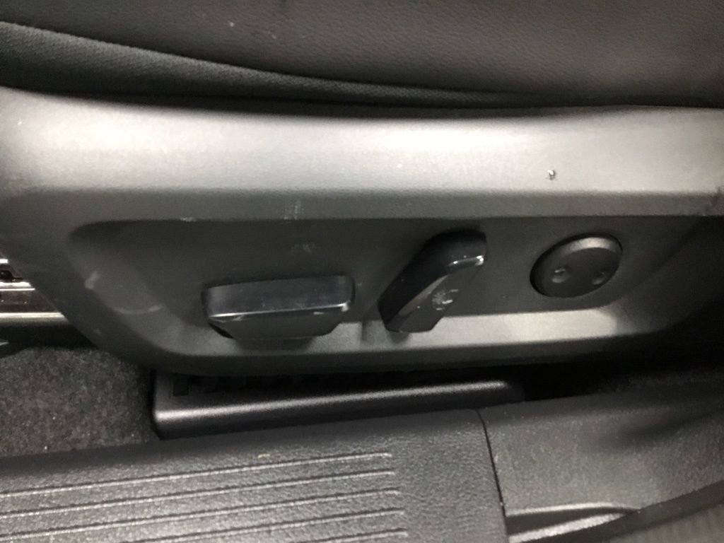 Used 2024 Nissan Rogue SL w/ SL Premium Package image 9