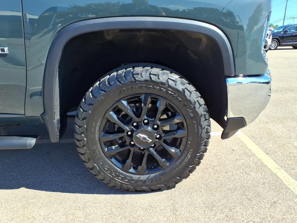 Used 2025 Chevrolet Silverado 2500 LTZ w/ LTZ Convenience Package AWD/4WD image 23