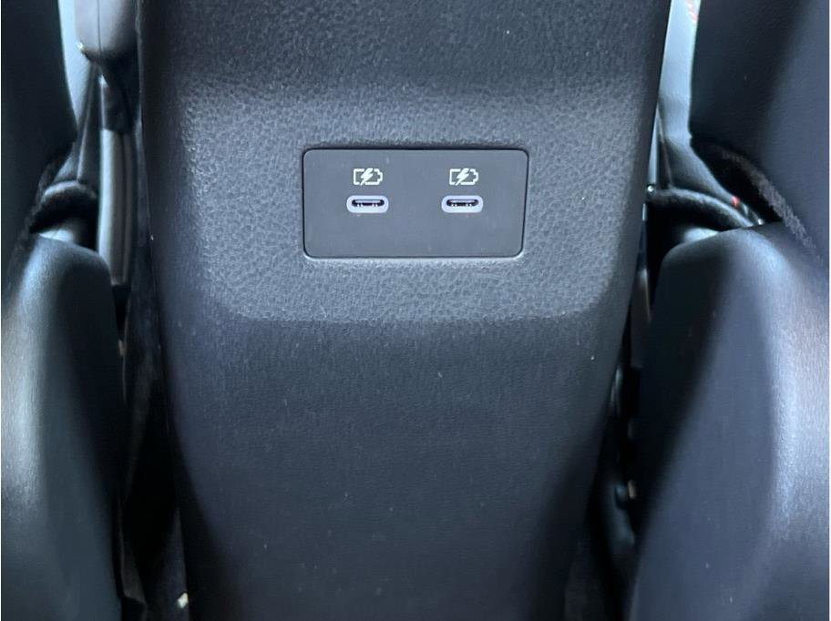 New 2025 Nissan Kicks SR FWD image 10