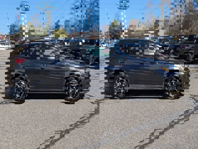 Used 2019 Subaru Crosstrek 2.0i Premium w/ Eyesight System image 2