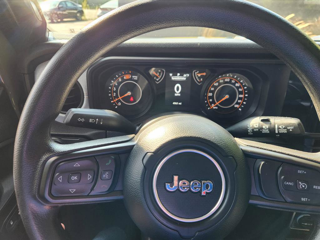 Used 2025 Jeep Wrangler Sport image 38