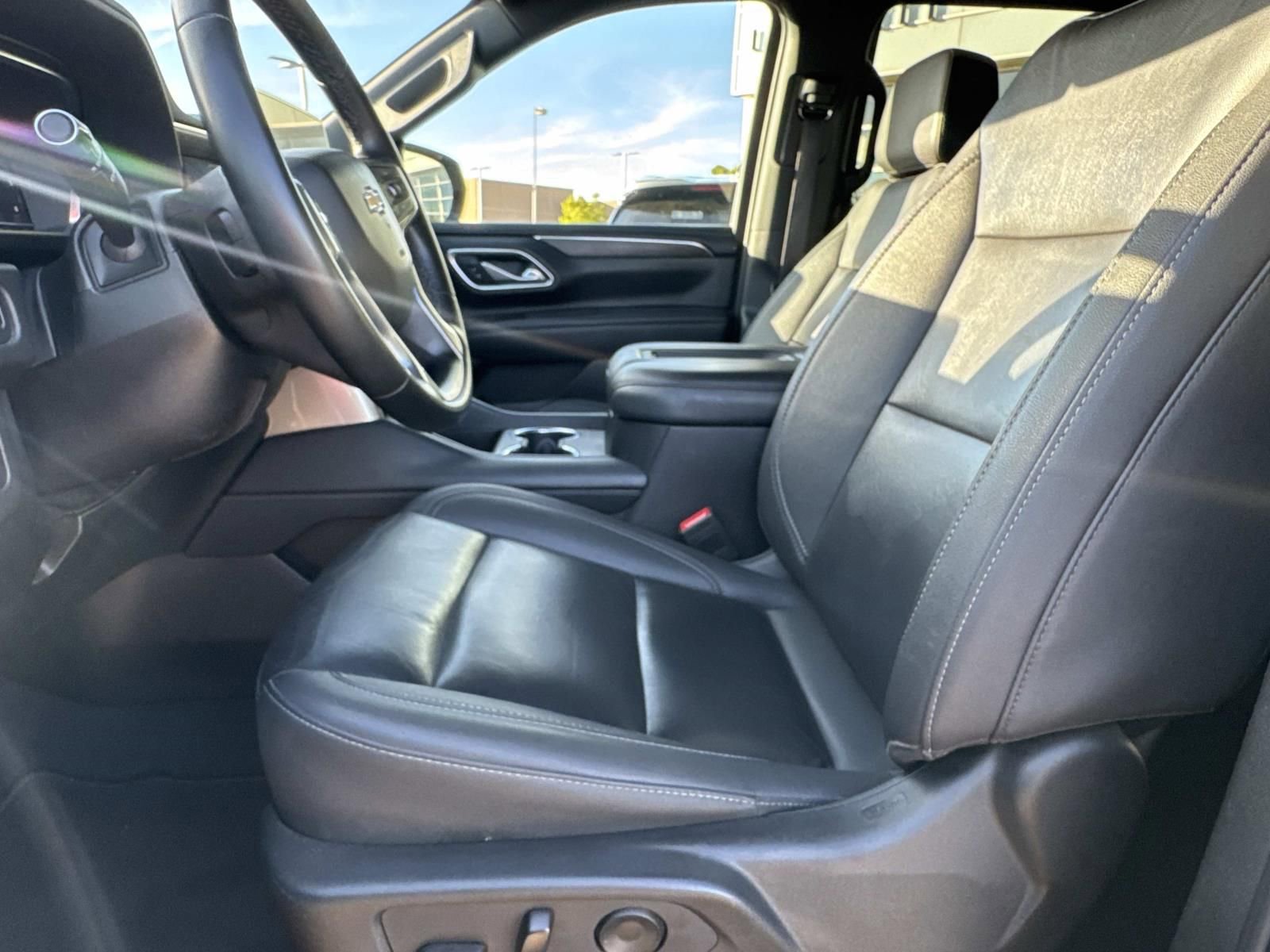 Used 2024 Chevrolet Tahoe LT RWD image 17