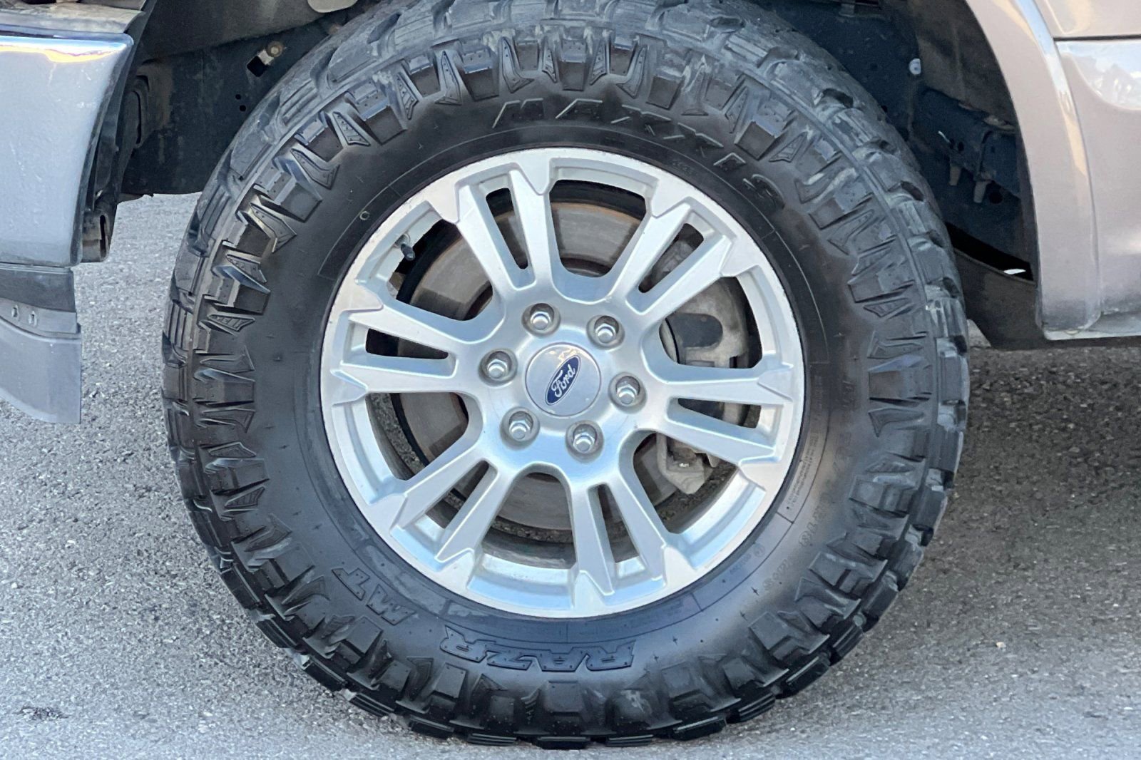 Used 2018 Ford F150 Lariat w/ Equipment Group 502A Luxury image 27