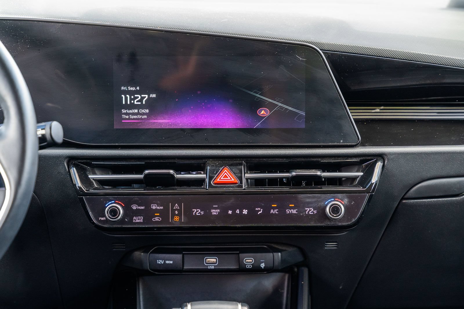 Used 2023 Kia Niro SX Touring FWD image 28