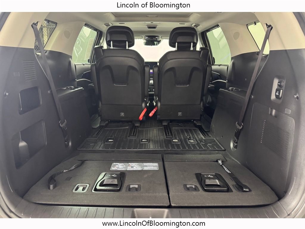 Used 2025 Kia Carnival SX Prestige FWD image 17