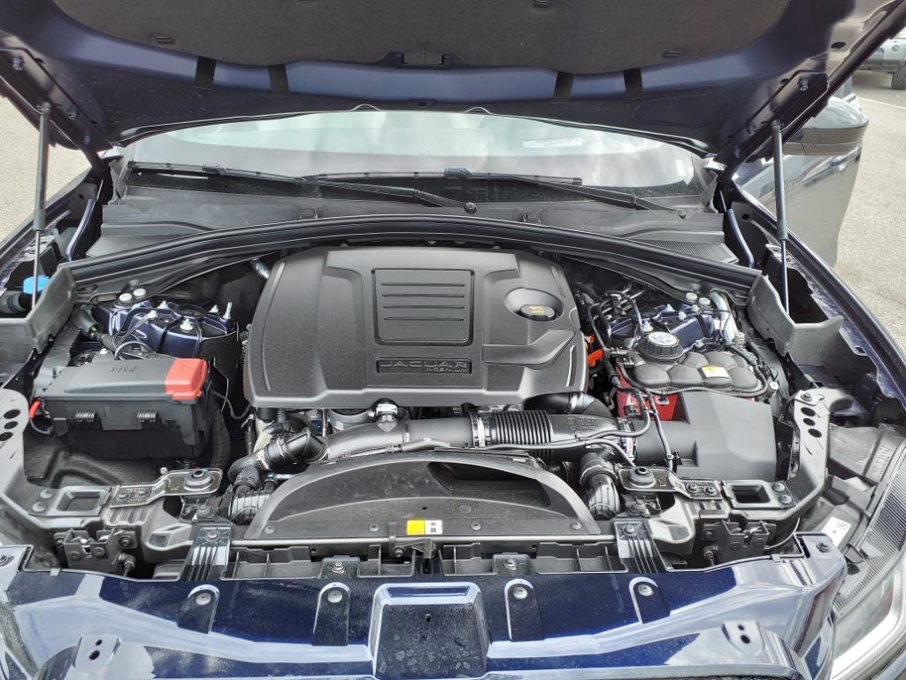 Certified 2026 Jaguar F-PACE R-Dynamic S image 9